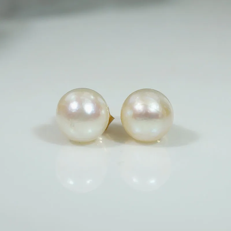 Creamy White 6mm Pearls in Gold Studs