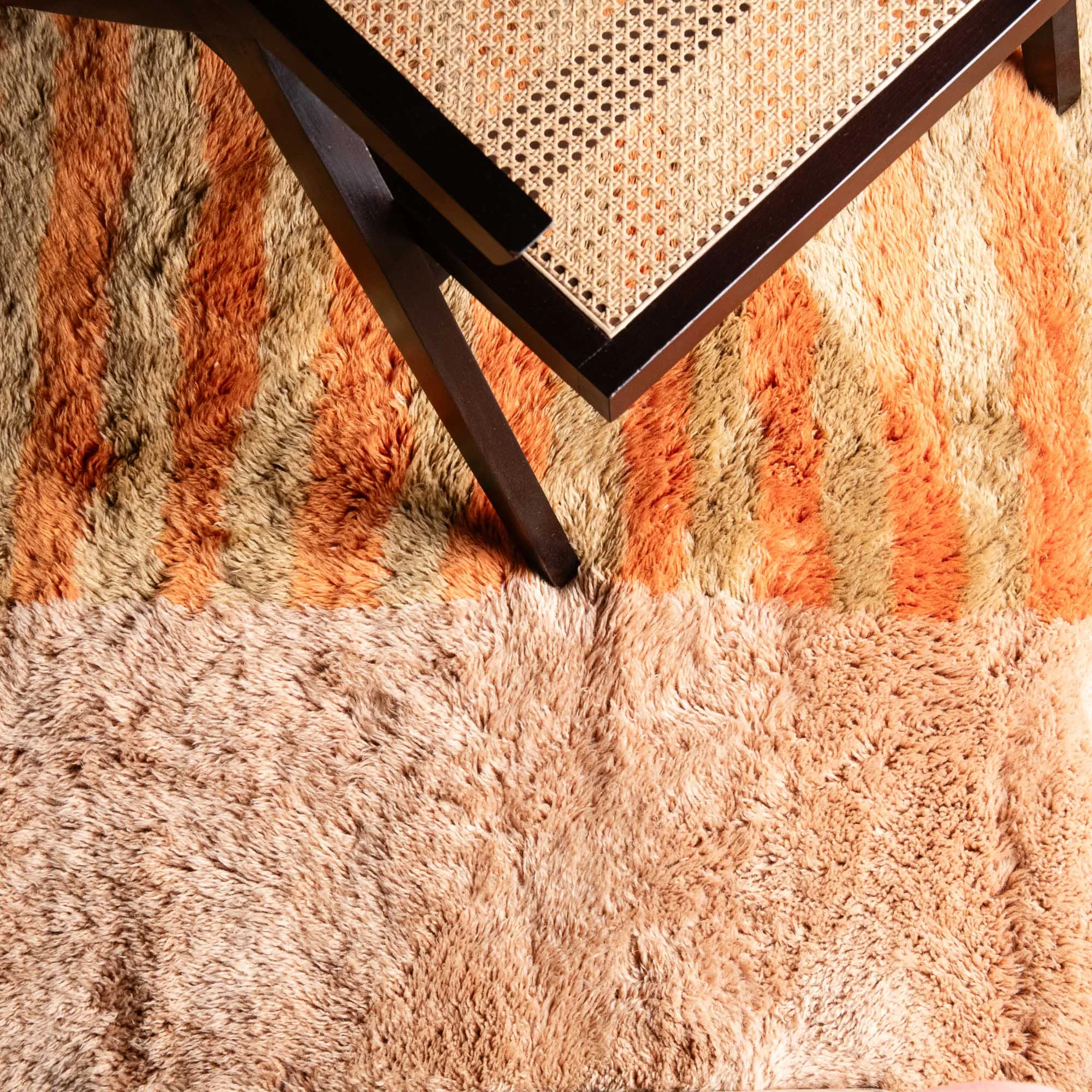 Defragmented Sunset - luxury beni mrirt rug