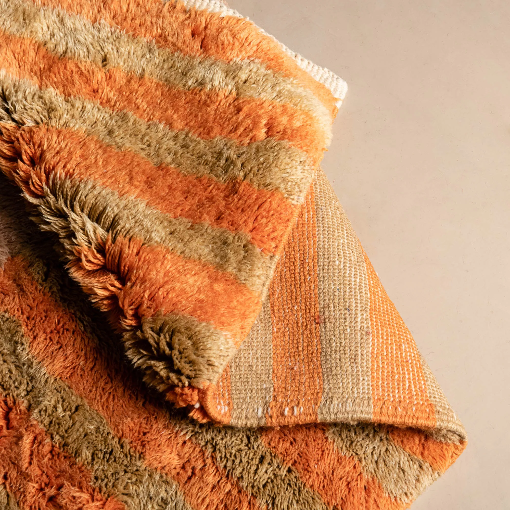 Defragmented Sunset - luxury beni mrirt rug