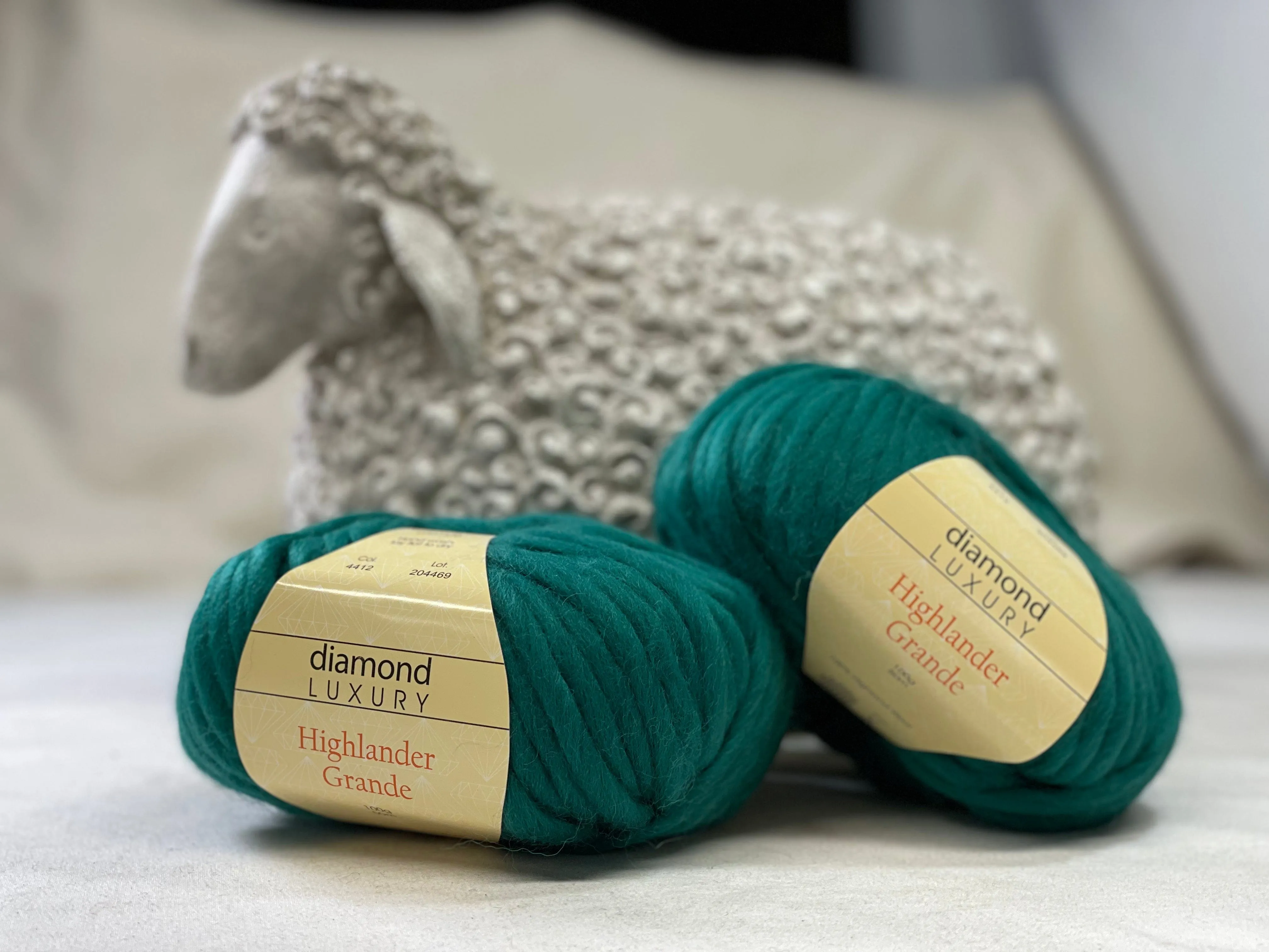 Diamond Highlander Yarn~4412~Kelly Green