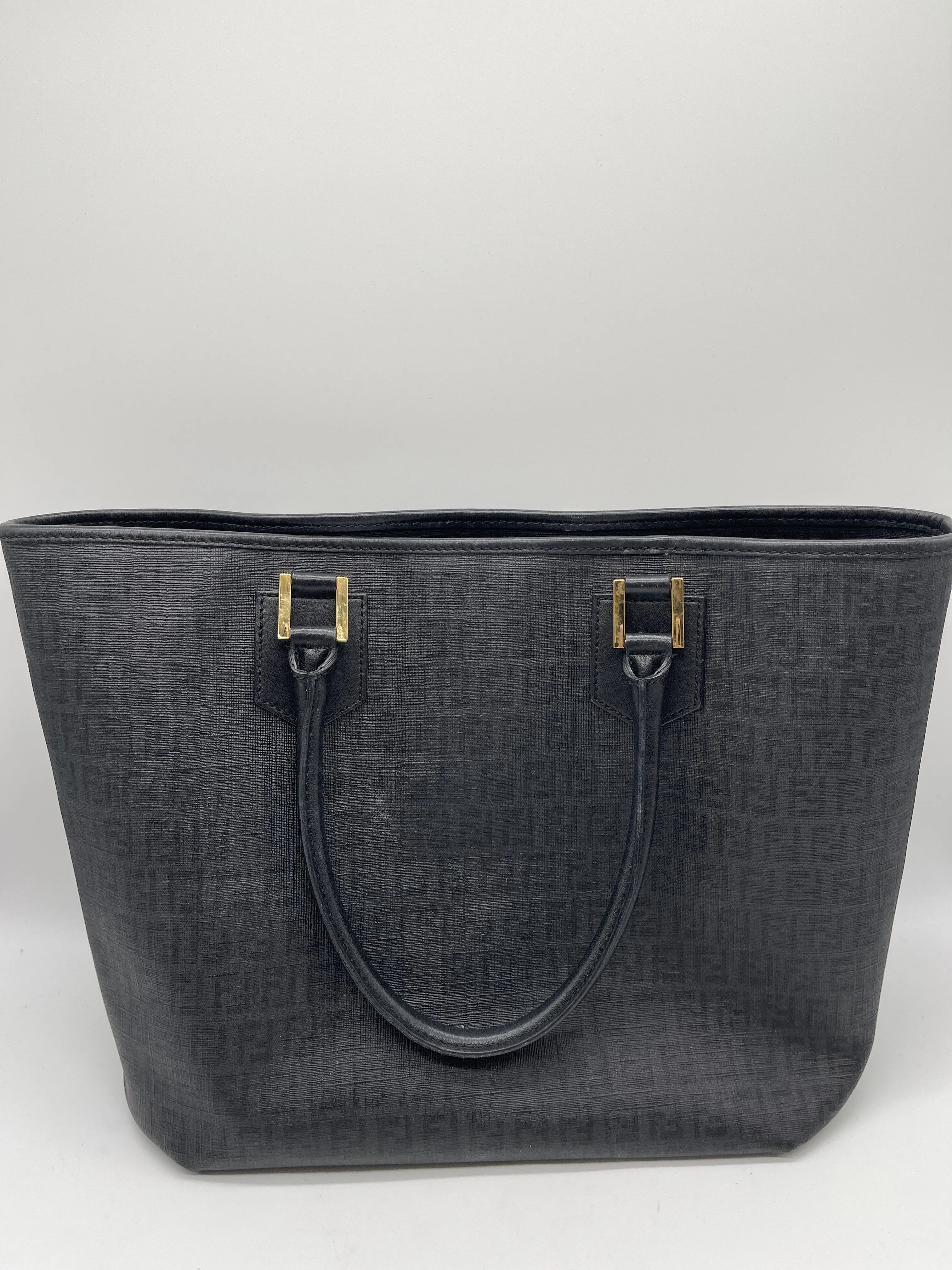 Handbag Luxury Designer By Fendi  Size: Large