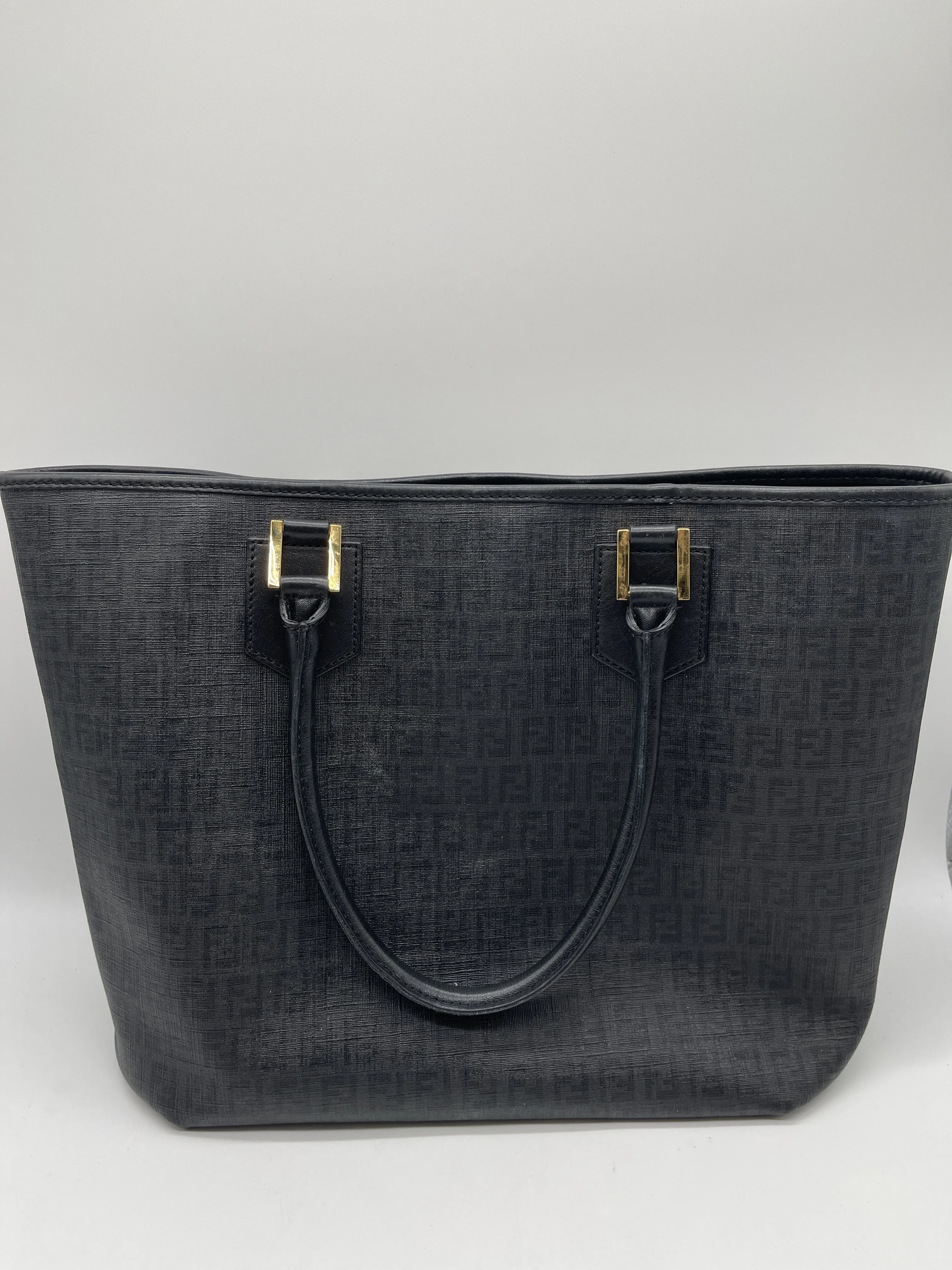 Handbag Luxury Designer By Fendi  Size: Large