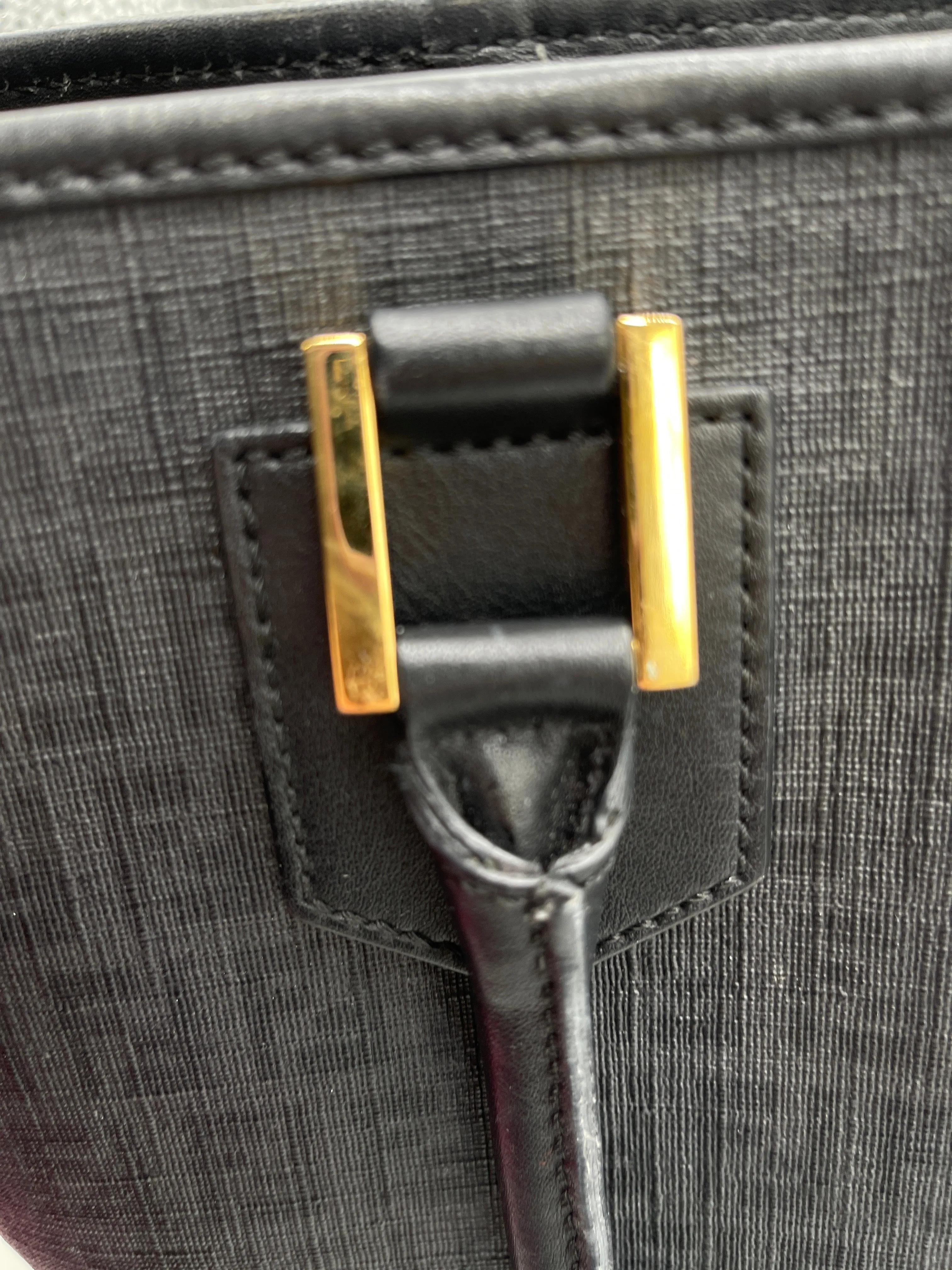 Handbag Luxury Designer By Fendi  Size: Large